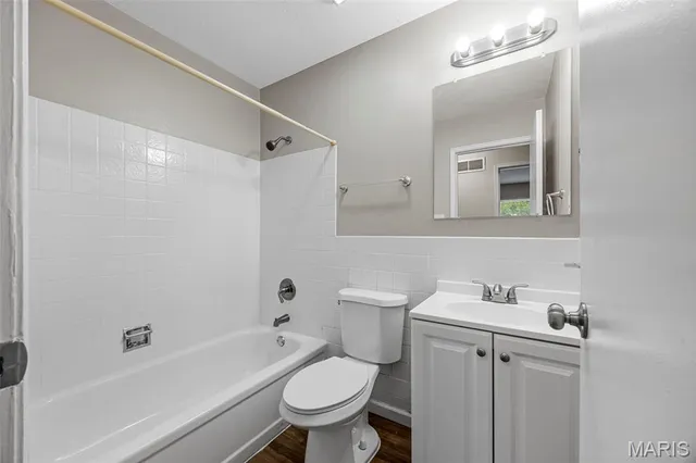 $174,900 | 12095 El Camara Drive, Florissant, MO 63033