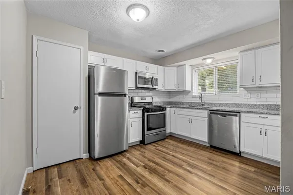 $164,900 | 12095 El Camara Drive, Florissant, MO 63033