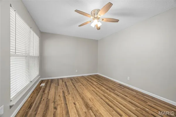 $164,900 | 12095 El Camara Drive, Florissant, MO 63033