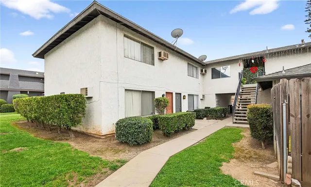 $2,800 | 160 Greentree Lane, La Habra, CA 90631