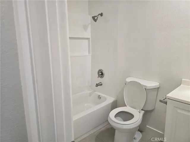 $2,800 | 160 Greentree Lane, La Habra, CA 90631