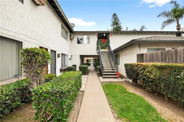 $2,800 | 160 Greentree Lane, La Habra, CA 90631