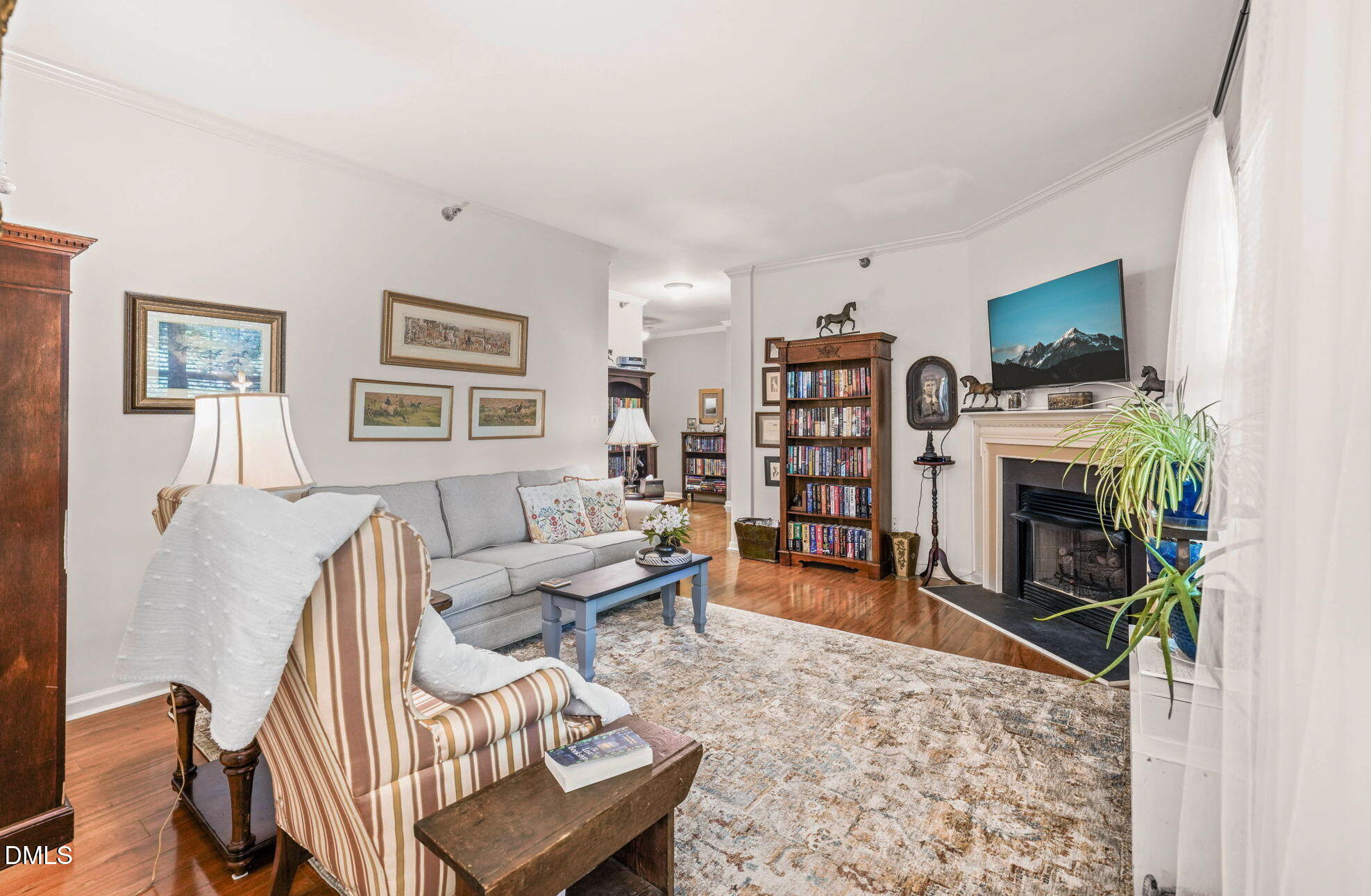 1700 Tiffany Bay Court, Unit 303 Raleigh, NC 27609 - Photo 4 of 29 Living room