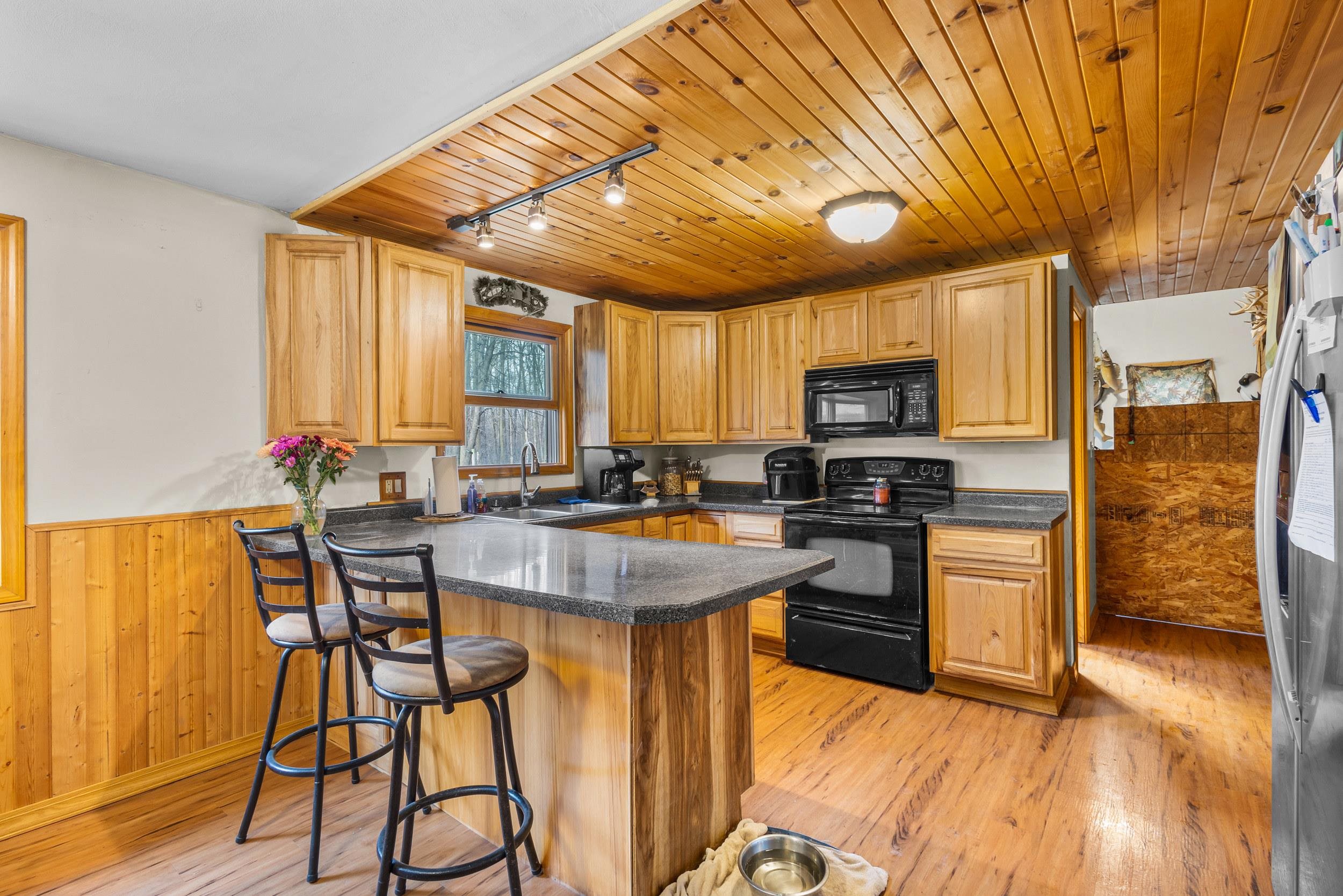 8578 Winncrest Road Neenah, WI 54956 - Photo 11 of 27