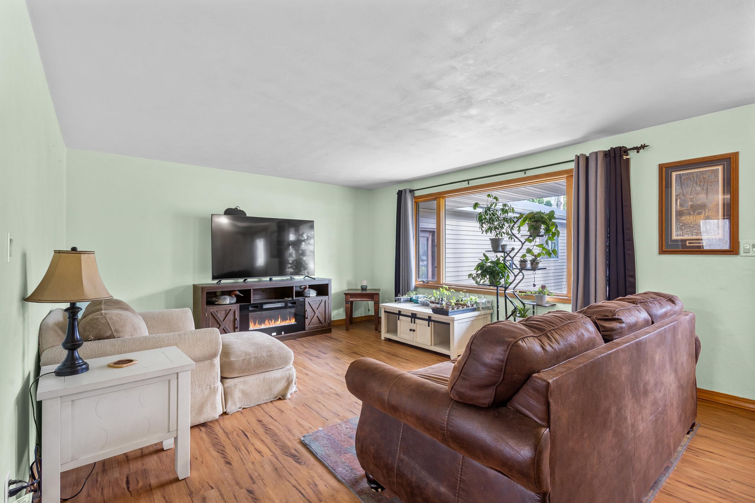 8578 Winncrest Road Neenah, WI 54956 - Photo 14 of 27