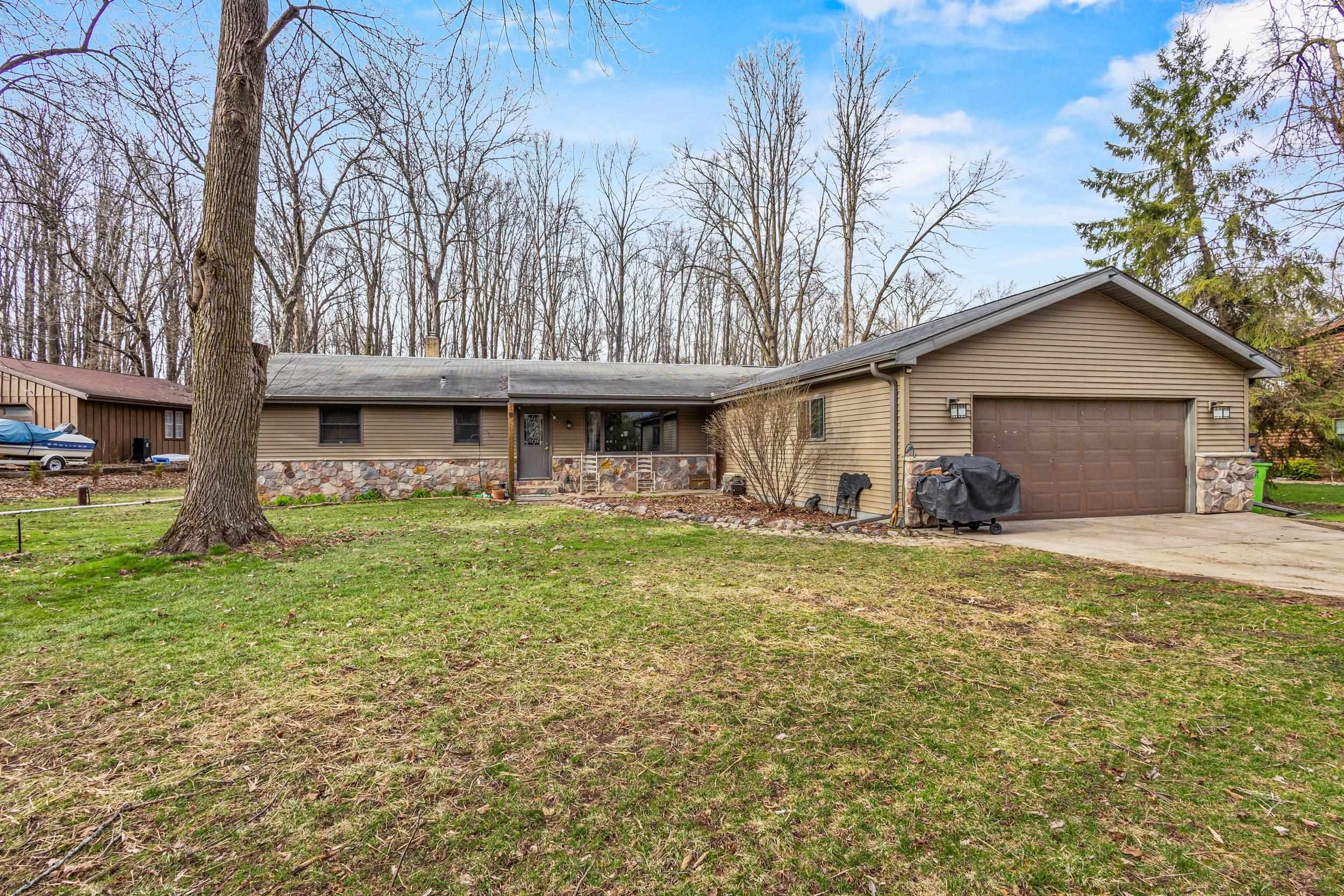 8578 Winncrest Road Neenah, WI 54956 - Photo 5 of 27