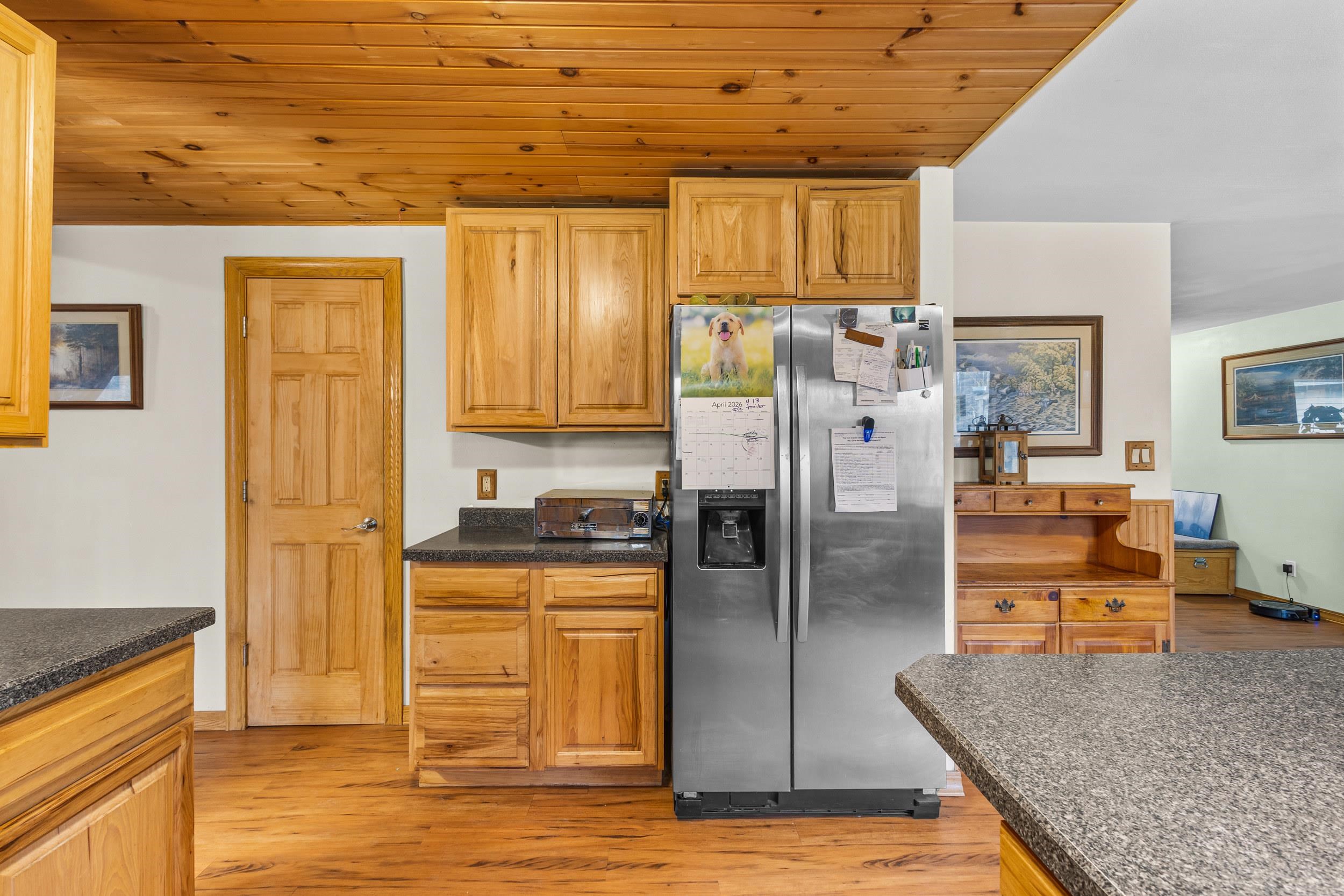 8578 Winncrest Road Neenah, WI 54956 - Photo 6 of 27