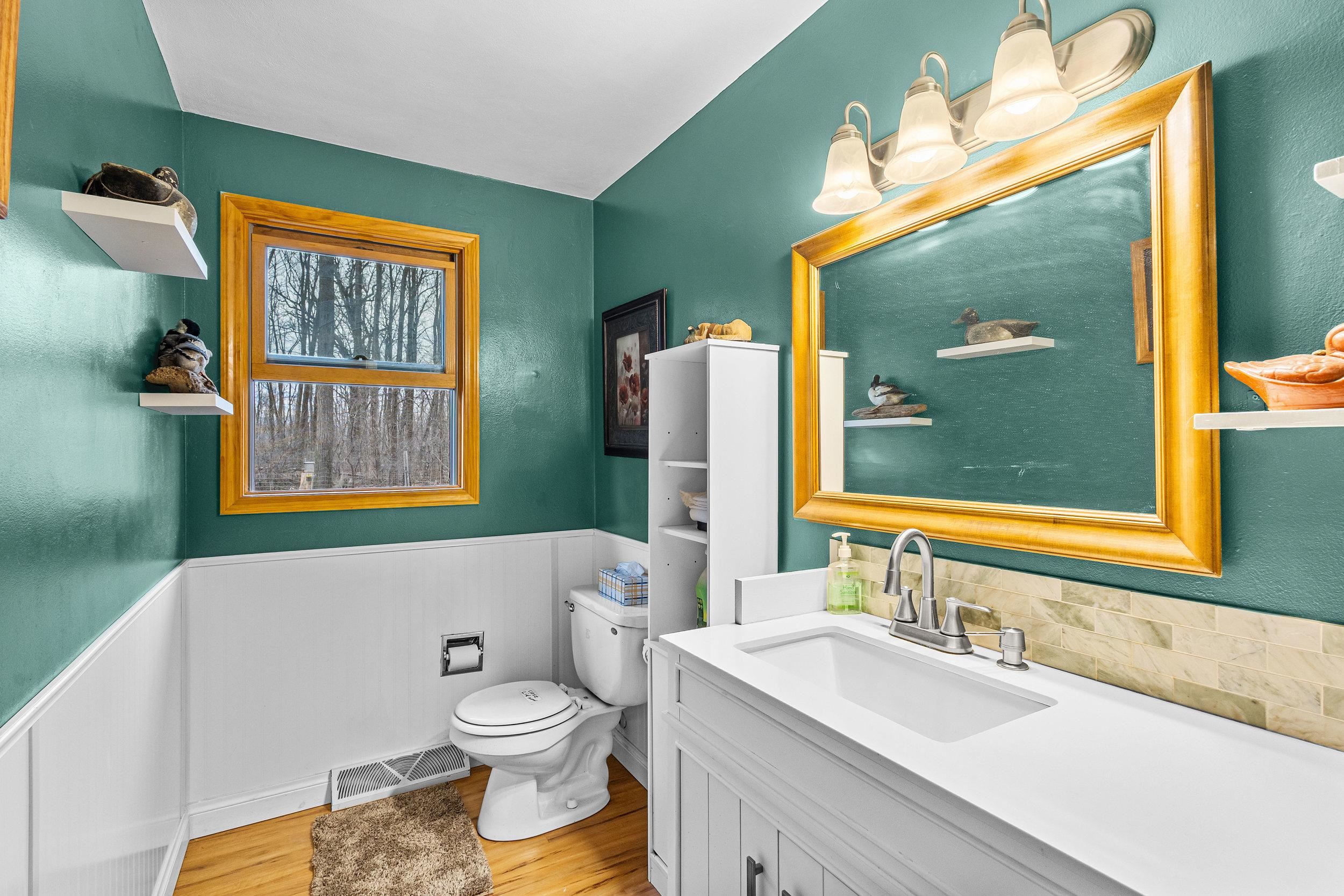 8578 Winncrest Road Neenah, WI 54956 - Photo 7 of 27