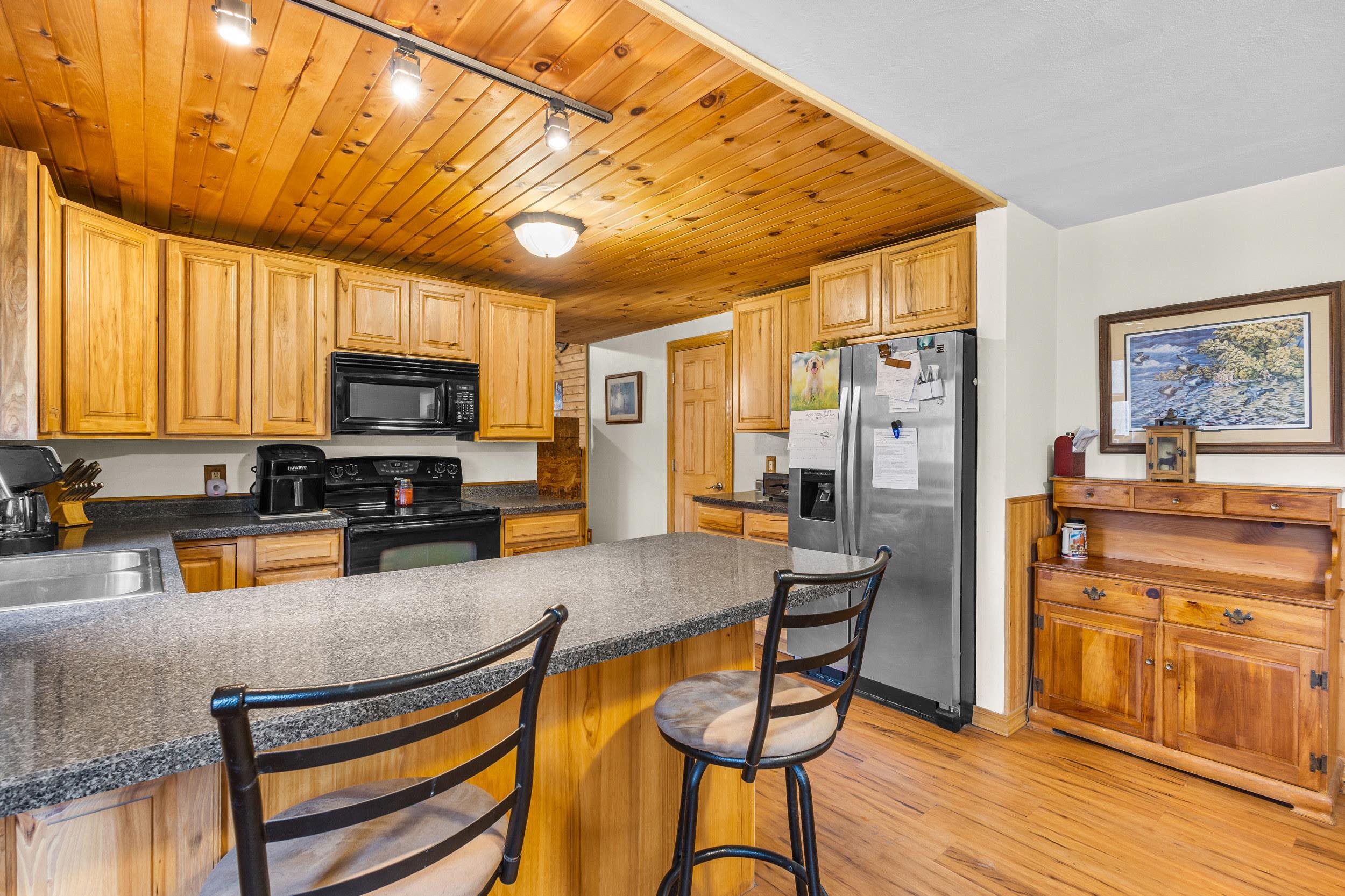 8578 Winncrest Road Neenah, WI 54956 - Photo 10 of 27