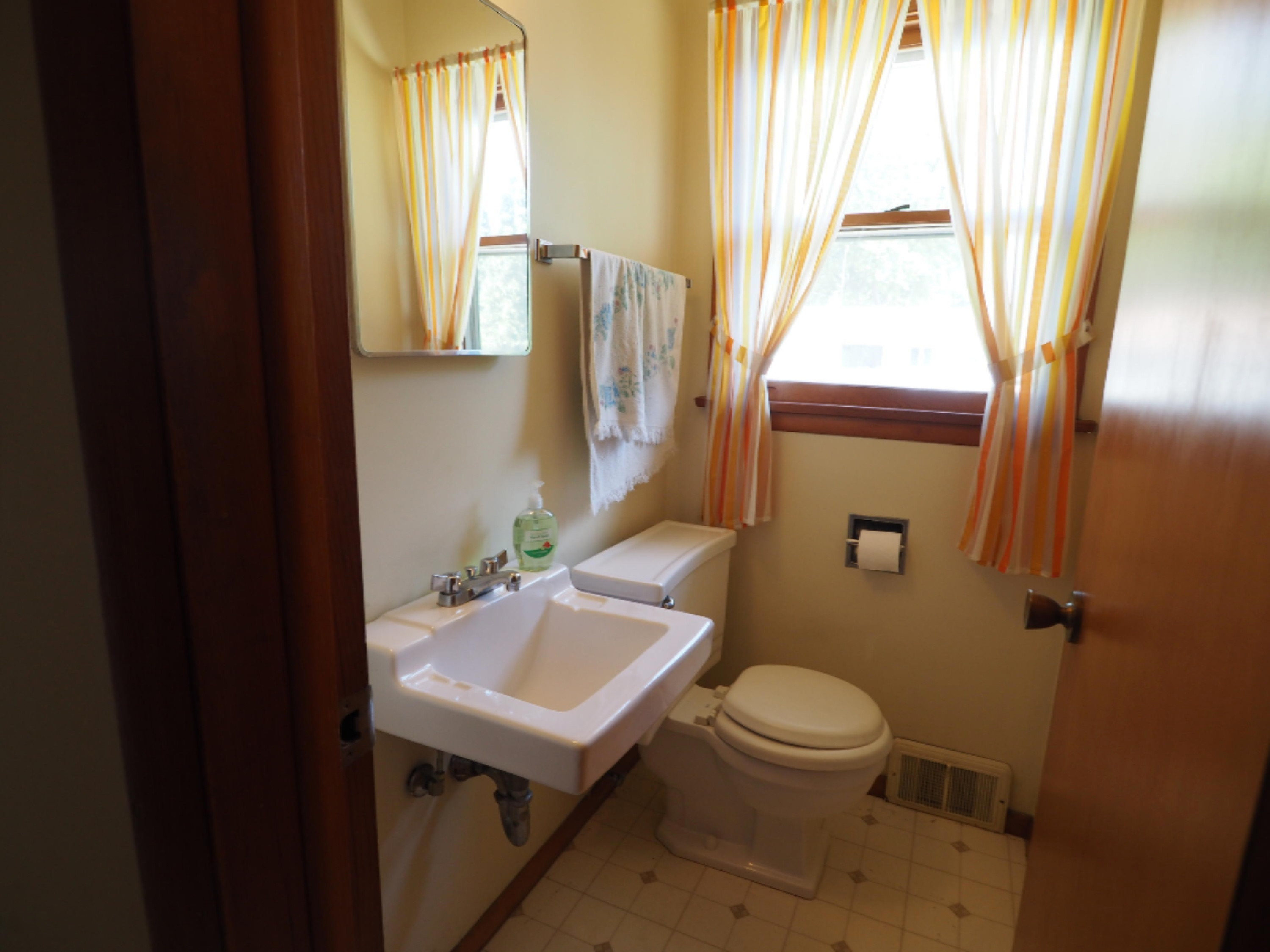 1496 Haverhill Road Muskegon, MI 49441 - Photo 9 of 15 P1010008