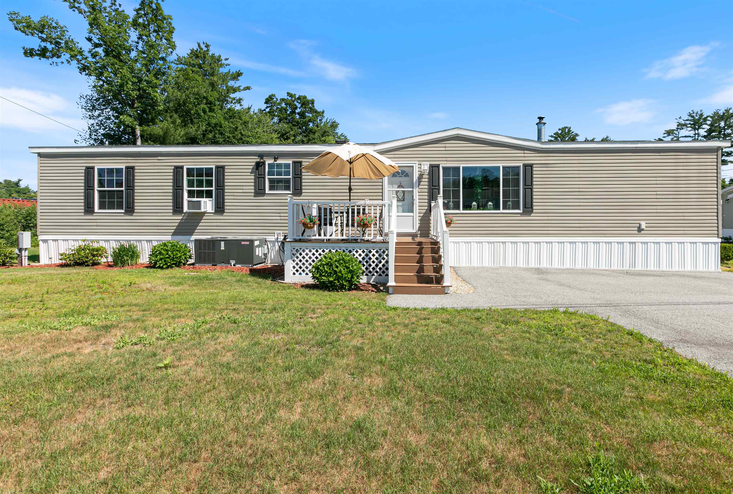29 Lowell Road, Unit 18 Salem, NH 03079 - Photo 2 of 25