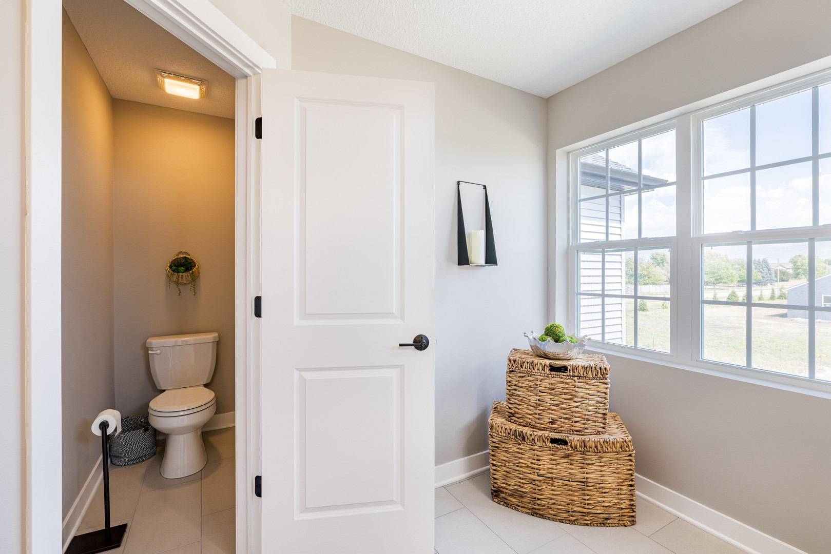 2-17 7th Street Silvis, IL 61282 - Photo 15 of 29 a bathroom with a toilet and a shower