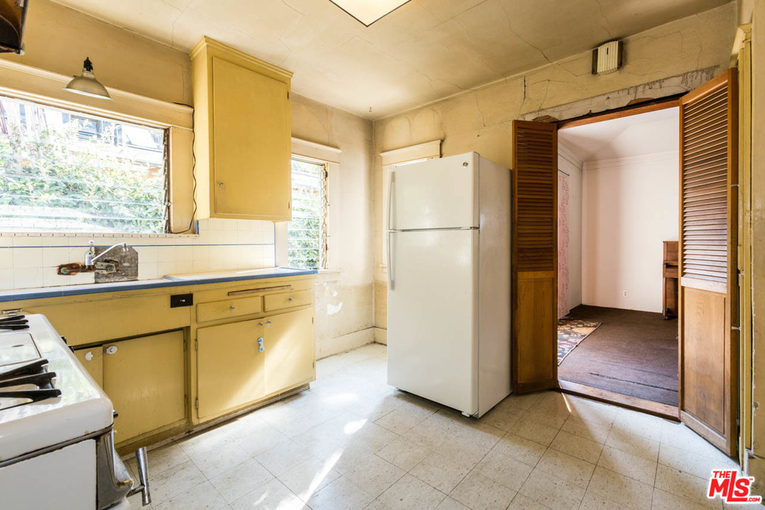 2300 Edgewater Terrace Los Angeles, CA 90039 - Photo 14 of 39 a bathroom with a sink and a large window