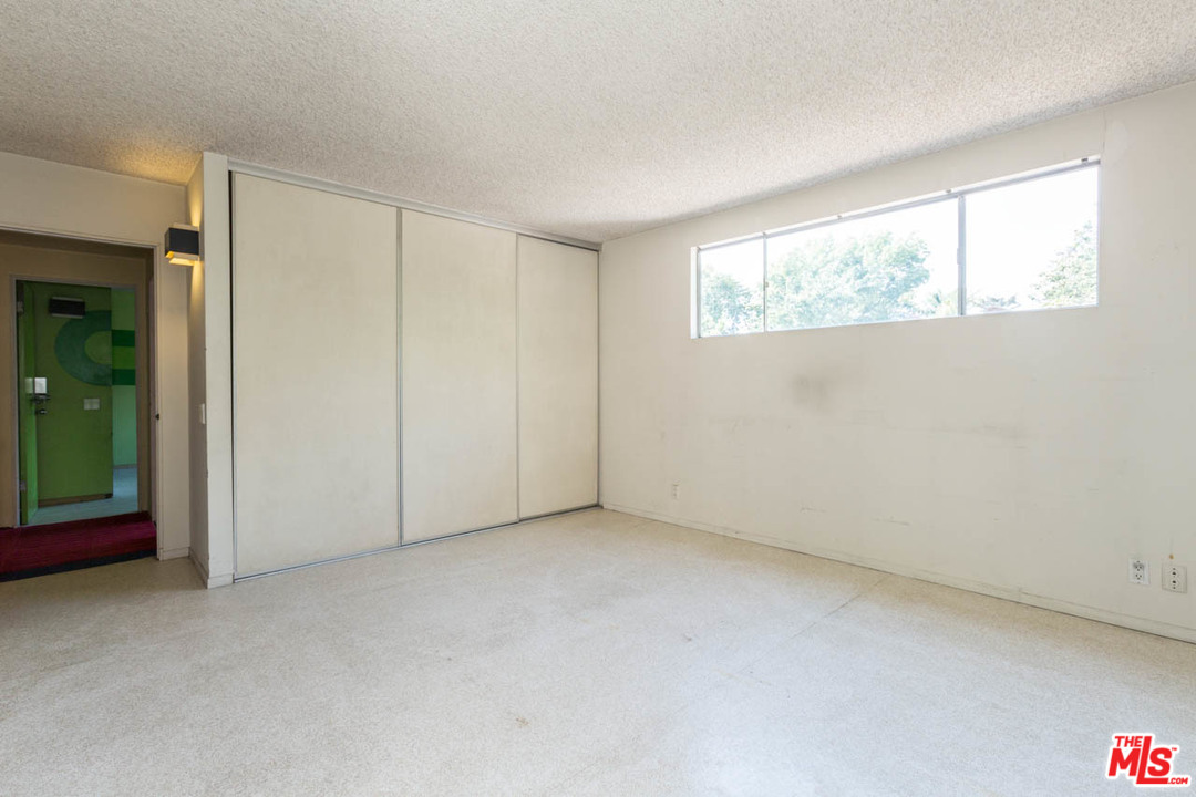 2300 Edgewater Terrace Los Angeles, CA 90039 - Photo 31 of 39 an empty room with windows