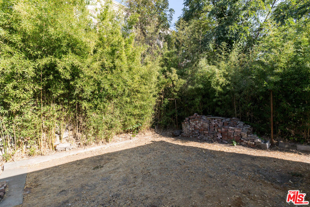 2300 Edgewater Terrace Los Angeles, CA 90039 - Photo 36 of 39 a view of outdoor space and yard