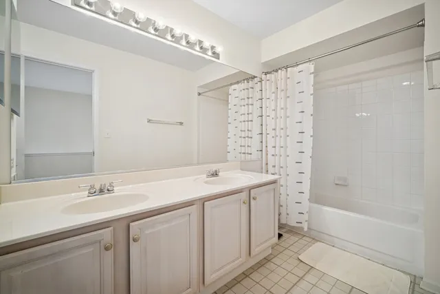 $389,900 | 1176 Bristol Lane, Buffalo Grove, IL 60089