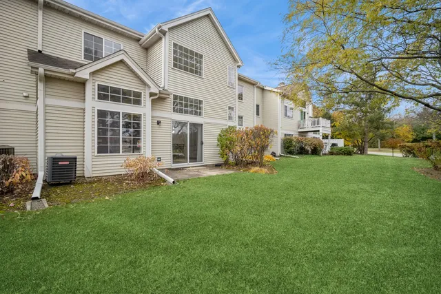 $389,900 | 1176 Bristol Lane, Buffalo Grove, IL 60089