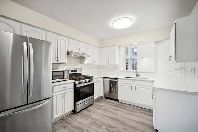 $389,900 | 1176 Bristol Lane, Buffalo Grove, IL 60089