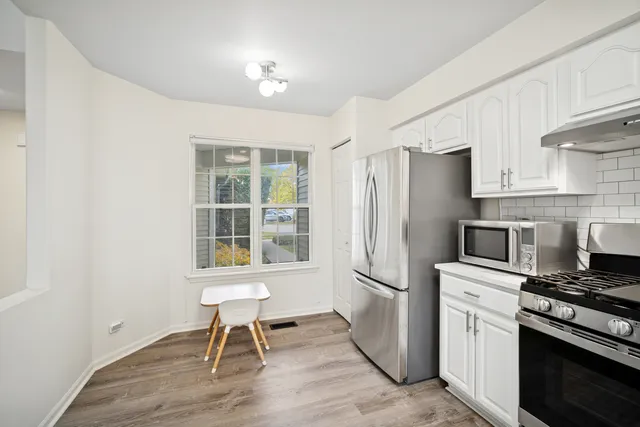 $389,900 | 1176 Bristol Lane, Buffalo Grove, IL 60089