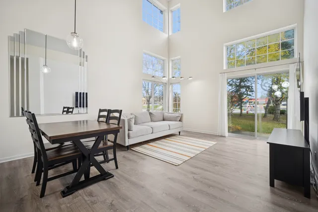 $389,900 | 1176 Bristol Lane, Buffalo Grove, IL 60089