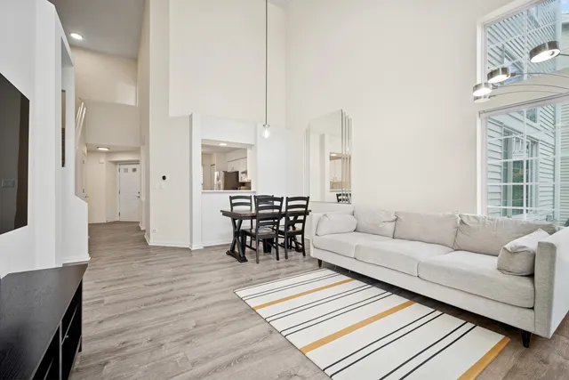 $389,900 | 1176 Bristol Lane, Buffalo Grove, IL 60089