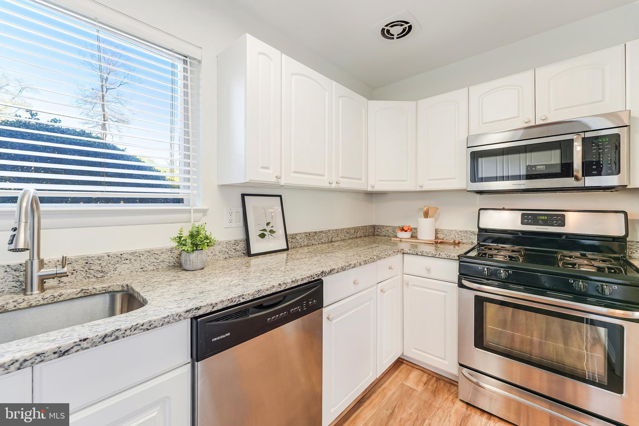 11622 Vantage Hill Road, Unit 12B Reston, VA 20190 - Photo 15 of 31 Gallery Image 15