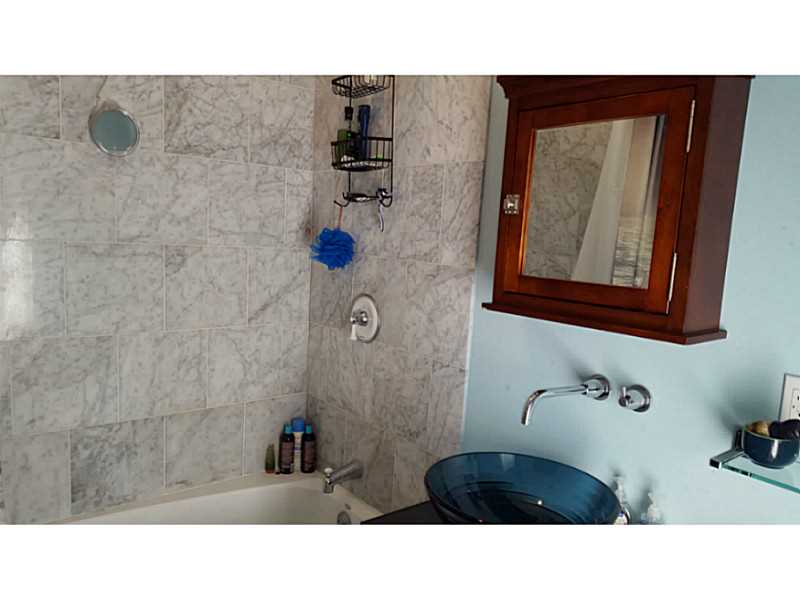 48 Everett Street, Unit B Newport, RI 02840 - Photo 11 of 17 Bathroom. marble tub/shower