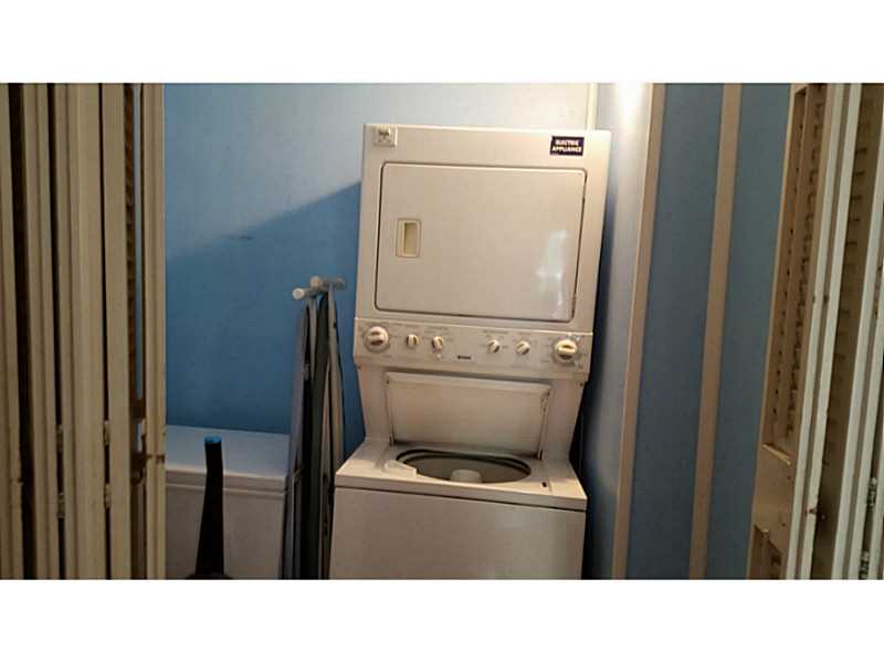 48 Everett Street, Unit B Newport, RI 02840 - Photo 15 of 17 Laundry Room. washer/dryer included
