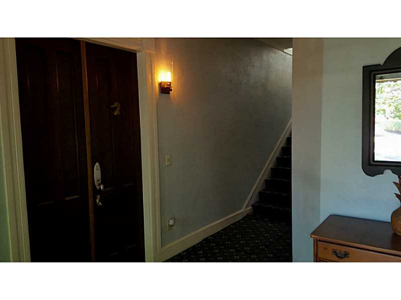 48 Everett Street, Unit B Newport, RI 02840 - Photo 16 of 17 Entry. double door 1st floor foyer