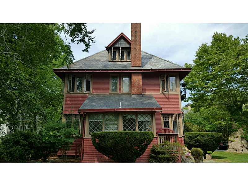 48 Everett Street, Unit B Newport, RI 02840 - Photo 2 of 17 Exterior Front. 6 units in historic building