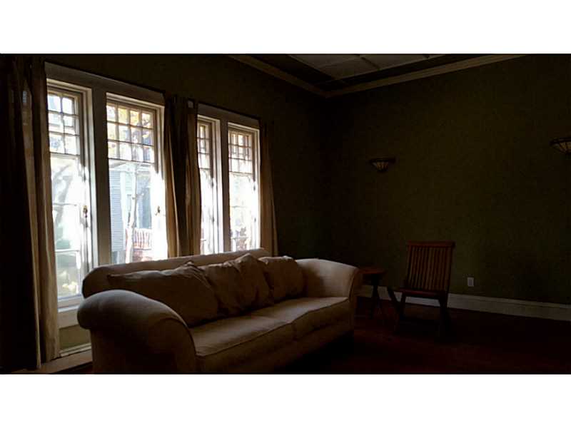 48 Everett Street, Unit B Newport, RI 02840 - Photo 5 of 17 Living Room.