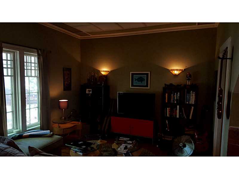 48 Everett Street, Unit B Newport, RI 02840 - Photo 7 of 17 Living Room. features: sconces, coffered ceiling,pine floor