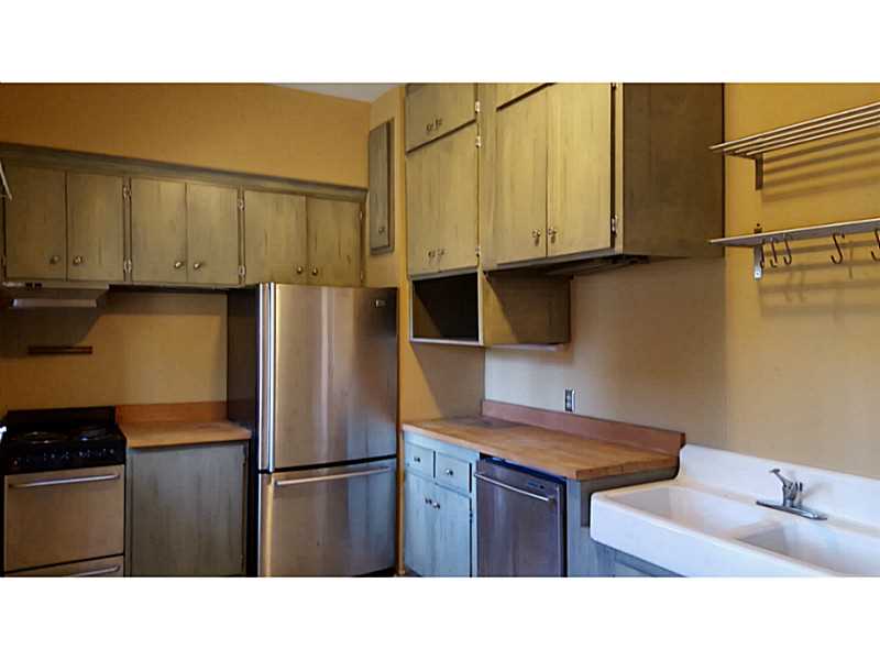 48 Everett Street, Unit B Newport, RI 02840 - Photo 9 of 17 Kitchen.