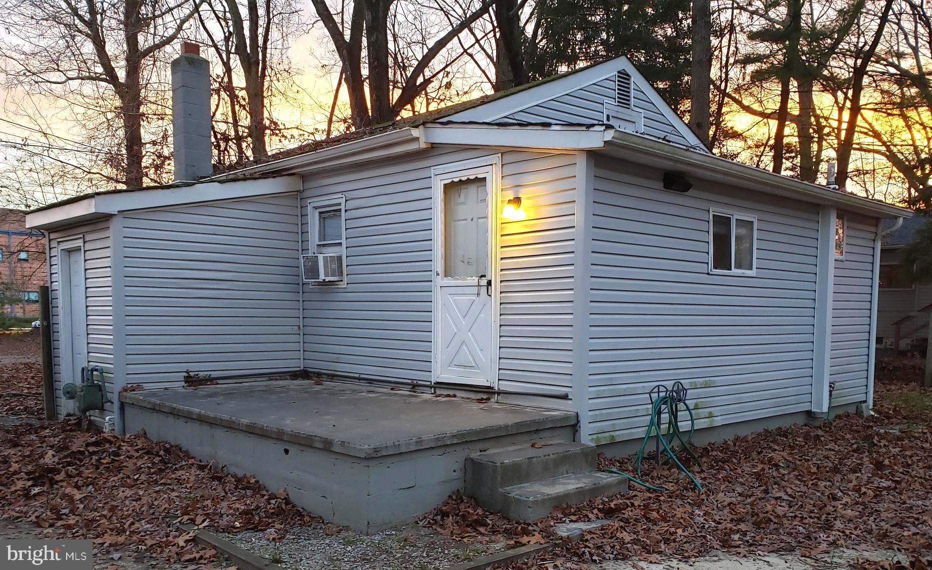 512 Hartford Road Mount Laurel, NJ 08054 - Photo 14 of 14 kitchen entry doorRear patio and