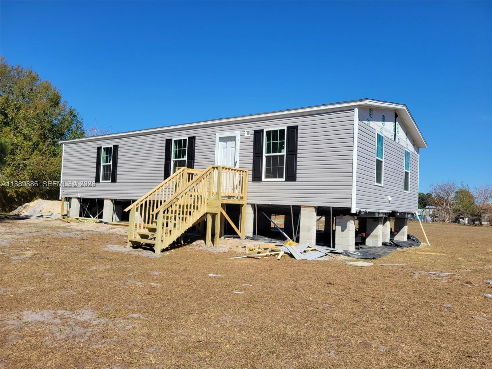 357 Horse Club Avenue Clewiston, FL 33440 - Photo 2 of 17