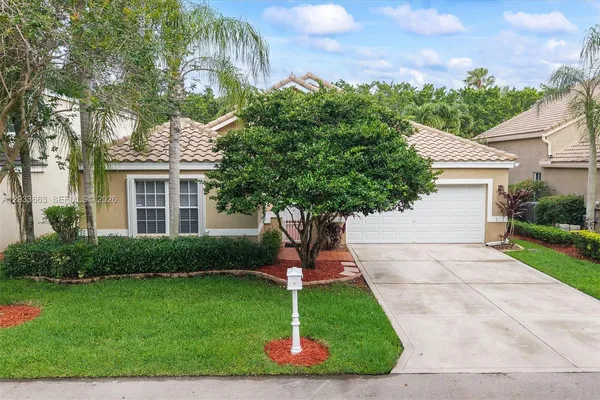 $915,000 | 2013 Island Circle, Weston, FL 33326