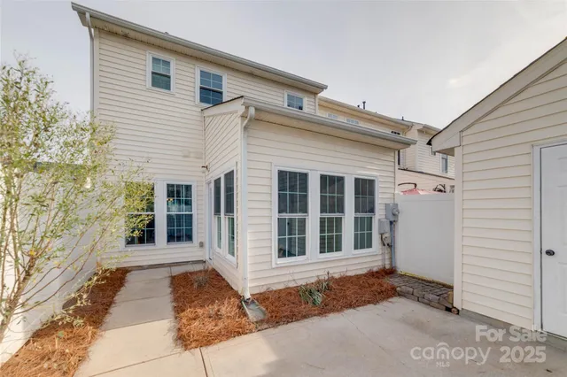 a view of entrance of the house