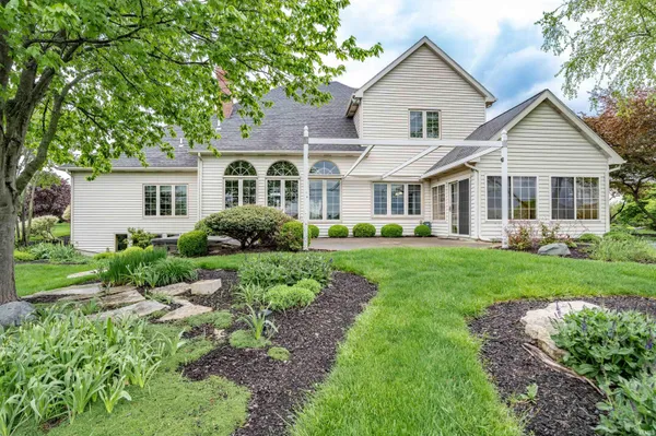 $570,000 | 9816 Stowaway Cove, Fort Wayne, IN 46835