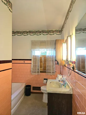 $189,500 | 918 Seminary Street, Wilton, IA 52778