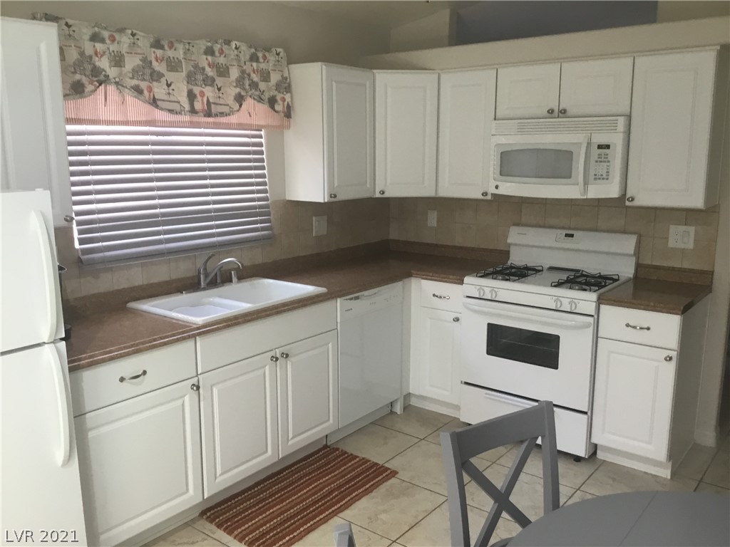 2210 Ramsgate Drive Henderson, NV 89074 - Photo 5 of 21