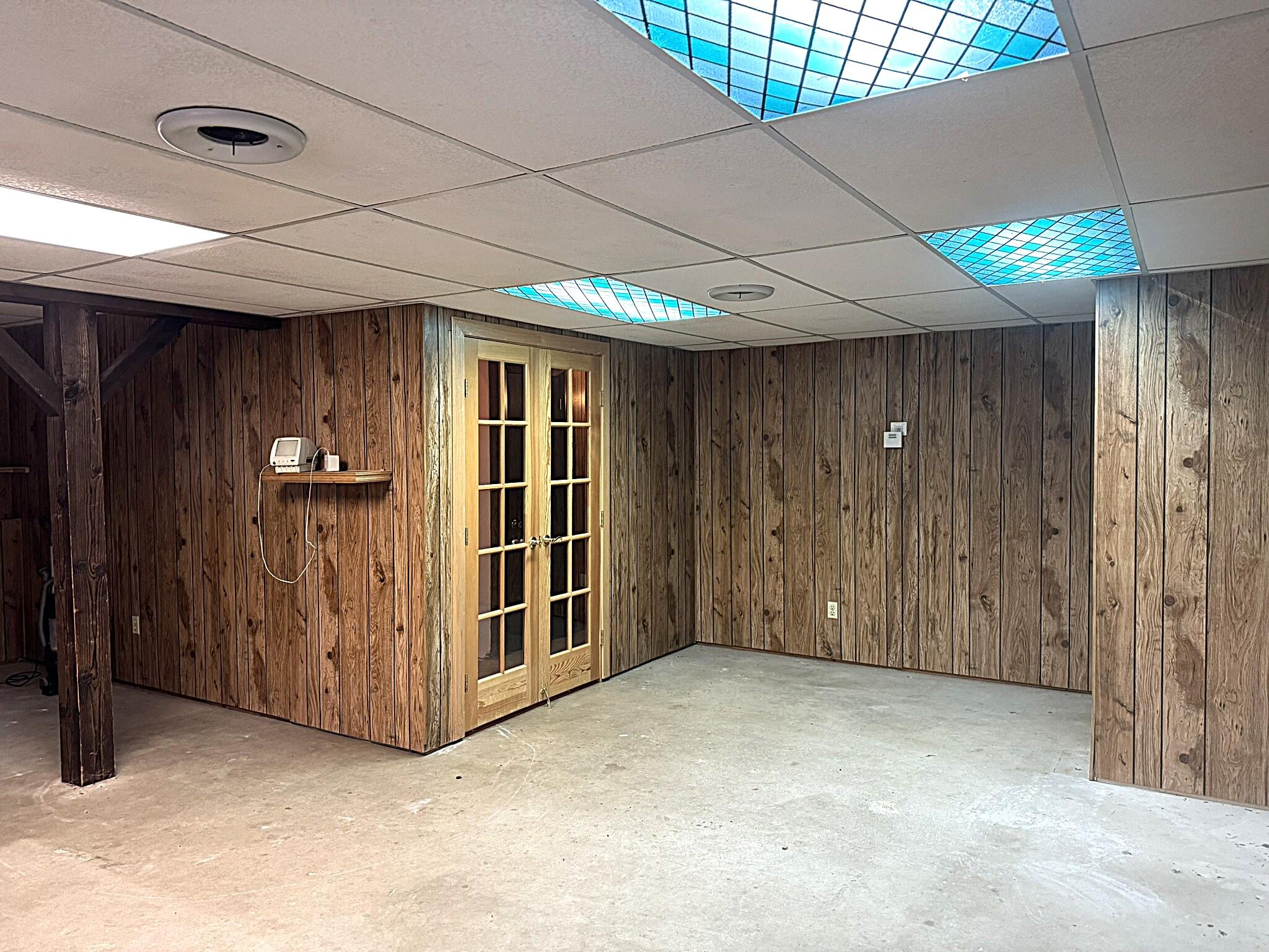 11108 North 550 East Demotte, IN 46310 - Photo 28 of 42 a view of an empty room with an entryway