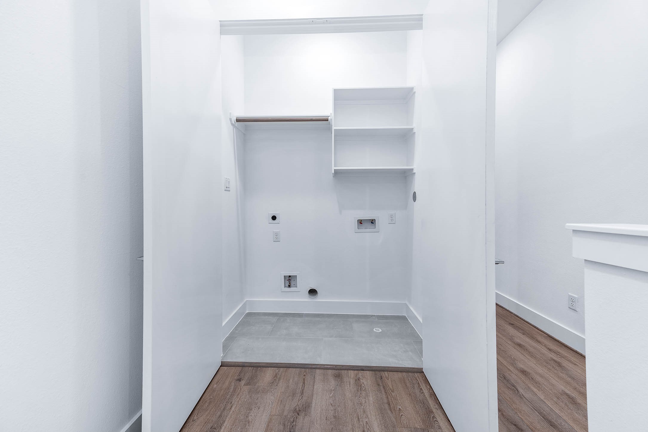 3509 McIlhenny Street Houston, TX 77004 - Photo 20 of 36 Laundry Room