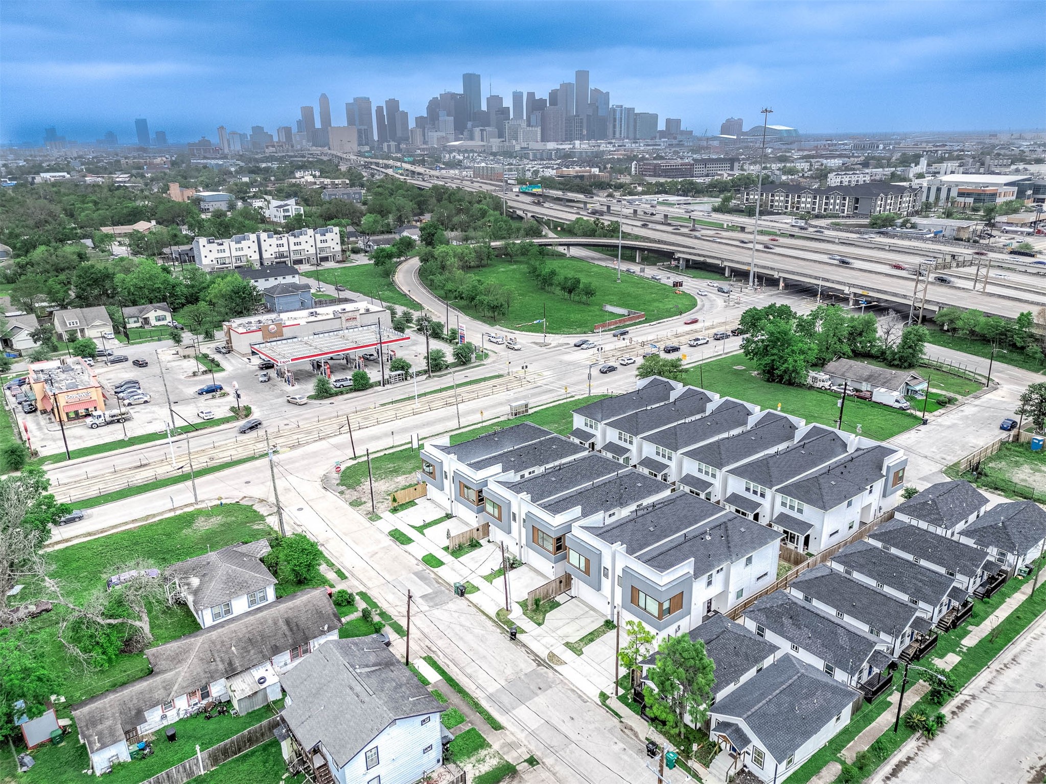 3509 McIlhenny Street Houston, TX 77004 - Photo 36 of 36 an aerial view of a city with lots of residential buildings