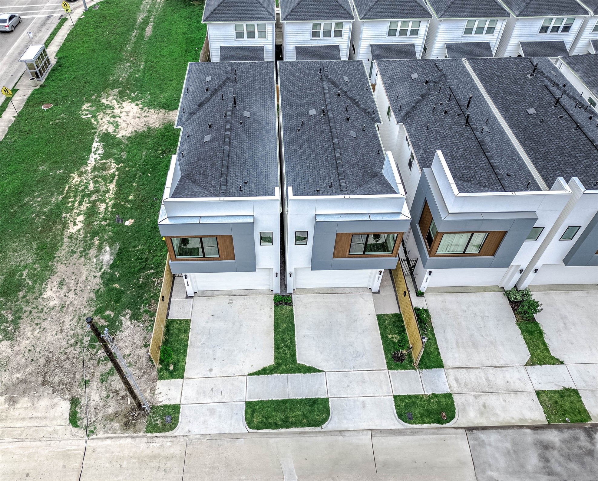 3509 McIlhenny Street Houston, TX 77004 - Photo 4 of 36 an aerial view of a house with a garden