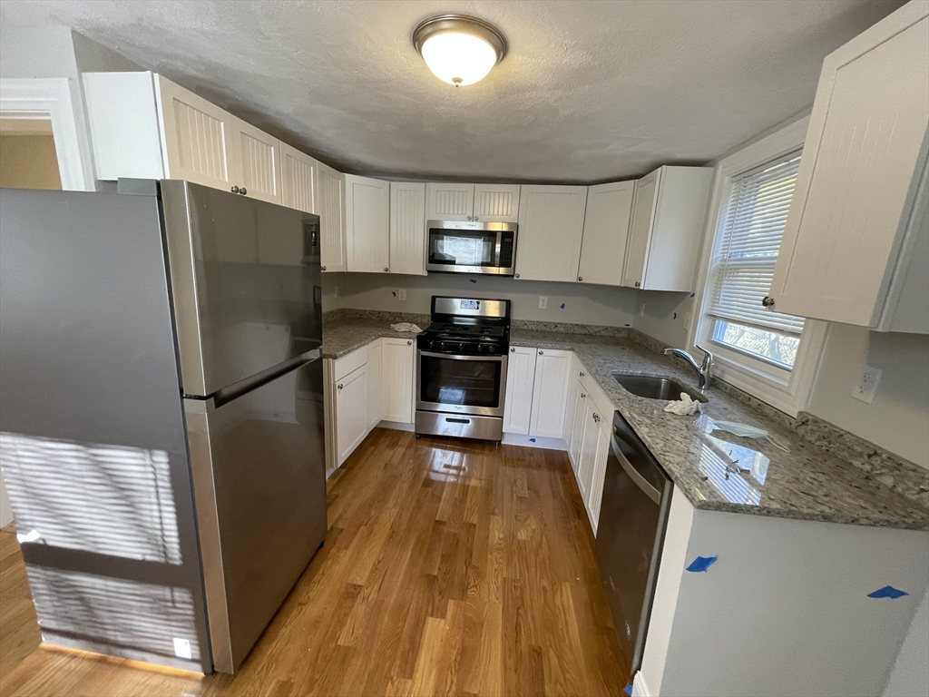 309 Highland Avenue, Unit R Somerville, MA 02144 - Photo 4 of 28