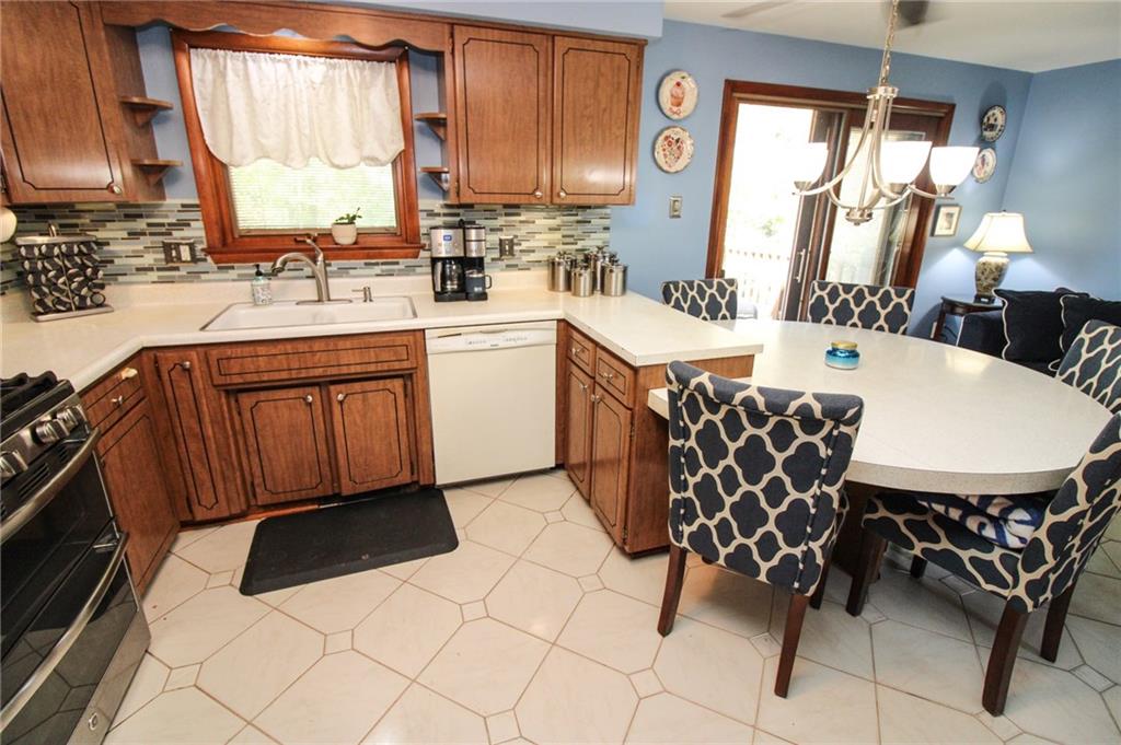 28 Swallow Hill Road Carnegie, PA 15106 - Photo 5 of 25 Gallery Image 5