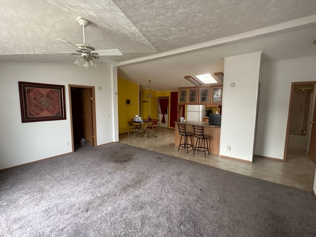 1074 Lakeview Road Elgin, IL 60123 - Photo 3 of 32