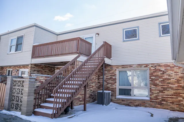 $107,000 | 2204 East Lincoln Street, Unit 13, Bloomington, IL 61701