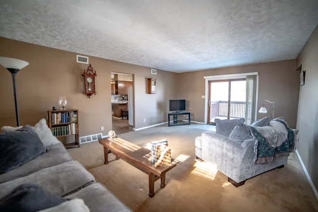 $107,000 | 2204 East Lincoln Street, Unit 13, Bloomington, IL 61701