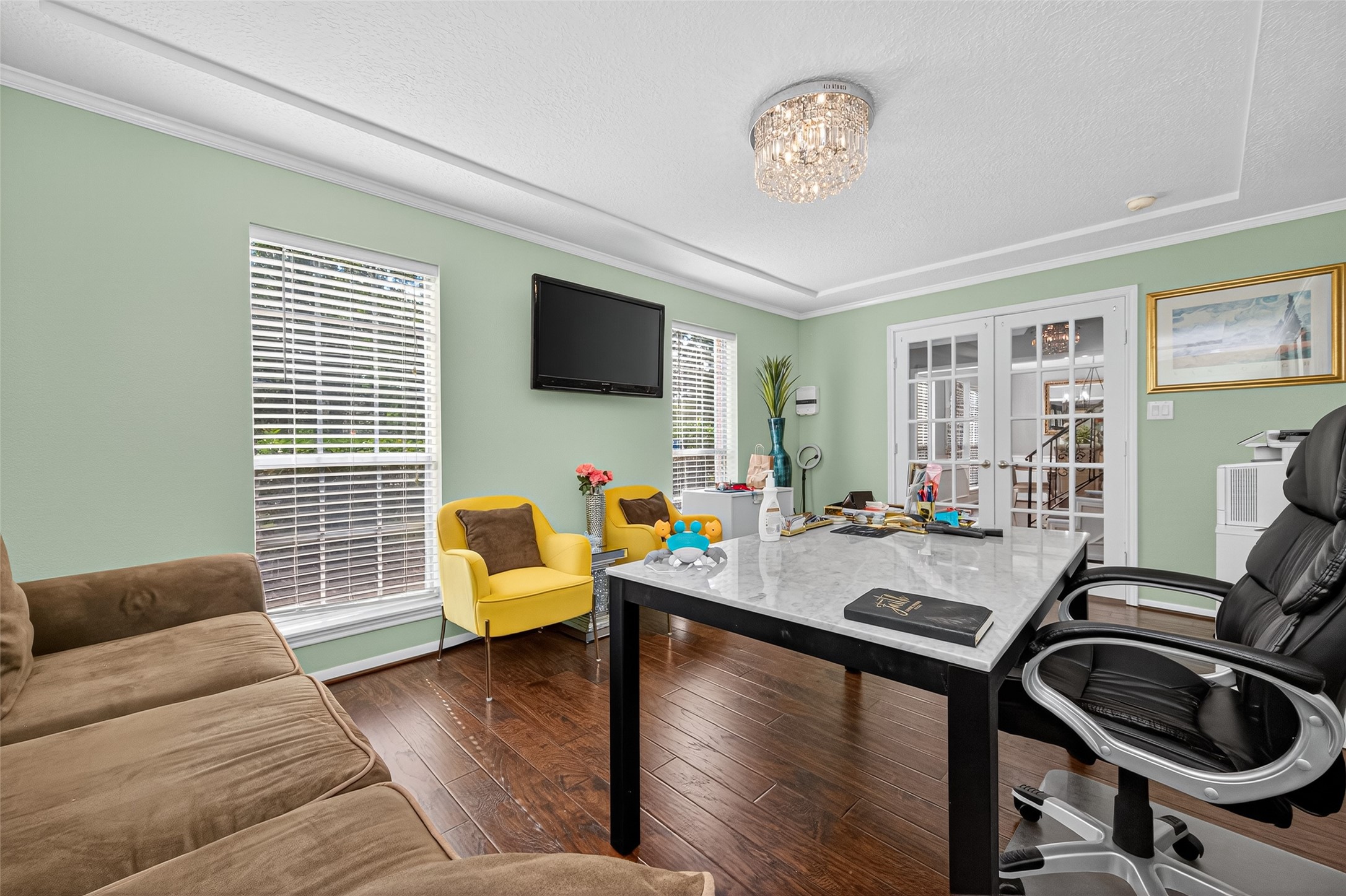 3602 Blue Cypress Drive Spring, TX 77388 - Photo 28 of 44 a living room with furniture and a flat screen tv